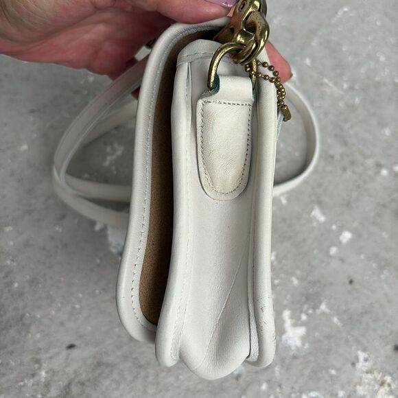 Vintage Coach Crossbody - Picture 8 of 15